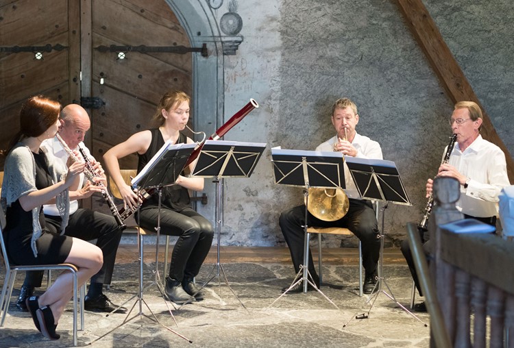 Für die gediegene musikalische Umrahmung des feierlichen Anlasses sorgte das Bläserensemble des Orchesters Liechtenstein-Werdenberg. Foto Nele Ilic.