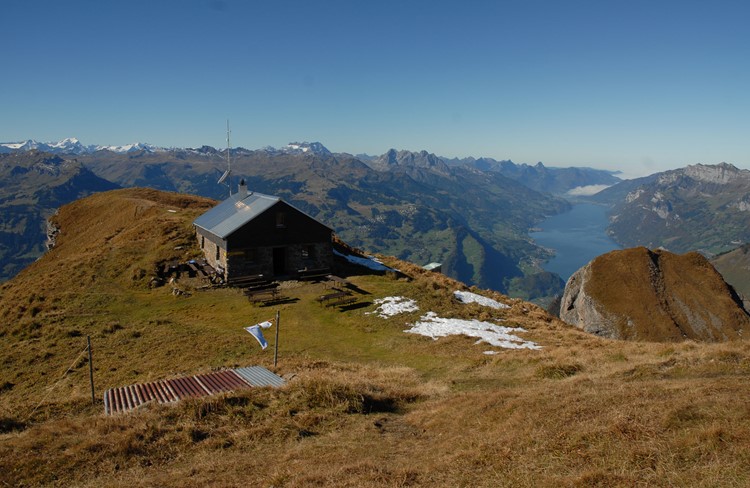 Die Original-Alvierhütte steht auf «nur» 2345 m ü.M. Foto Hans Jakob Reich